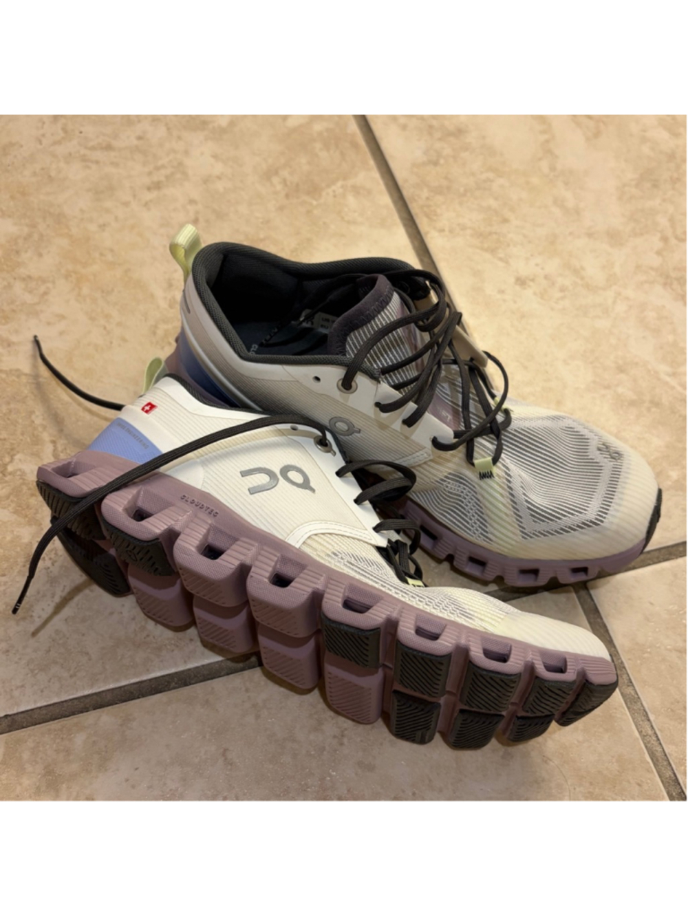On Cloud White and Gray sneakers Size 7 TRIED ON